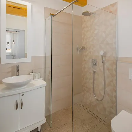 Spacious Holiday House In Istria Peroj Exterior photo