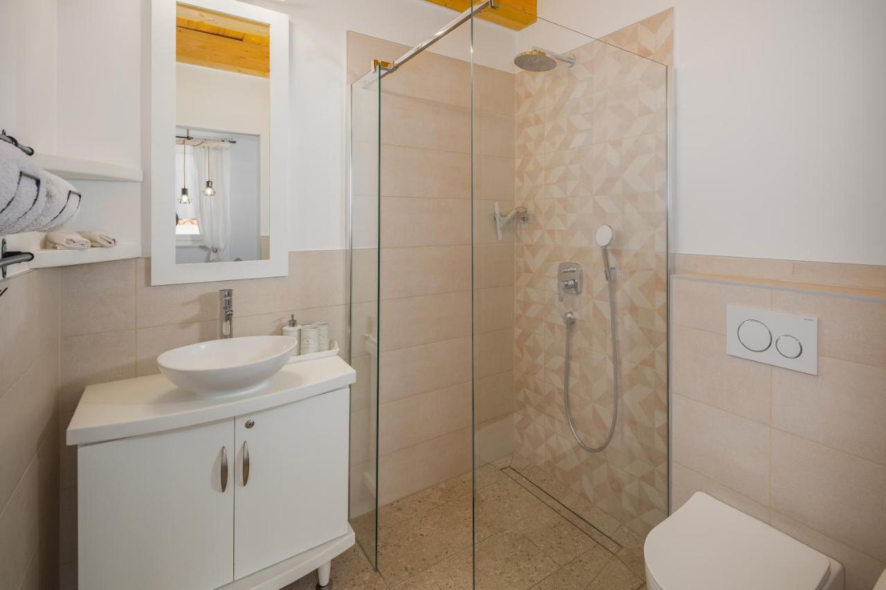 Spacious House In Istria Peroj